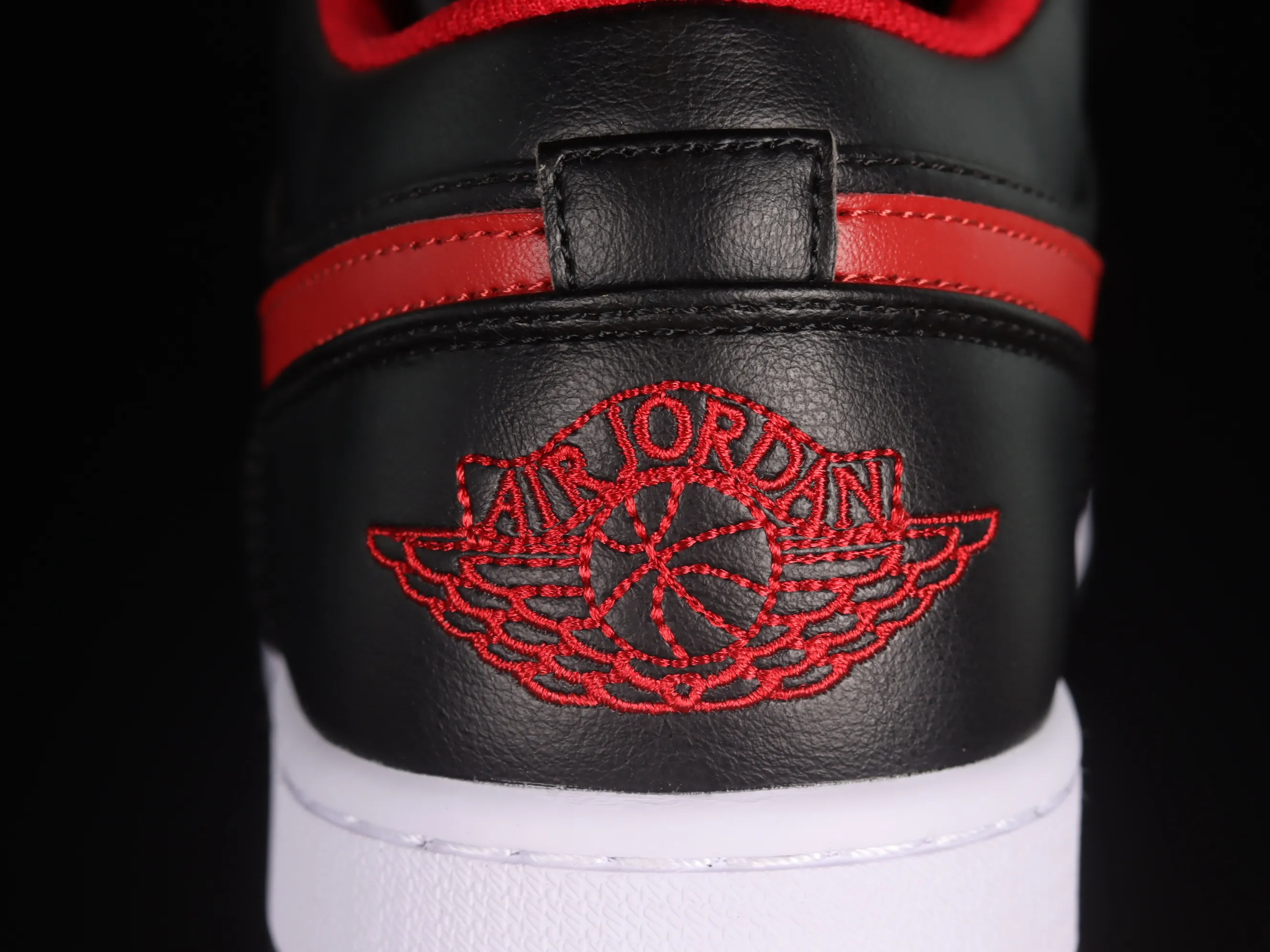 All categories Air Jordan Jordan series basketball shoes Air Jordan 1 Low Z version Air Jordan 1 Low "White Toe" AJ1 Joe 1 small black red toe low-top basketball shoes 553558-063